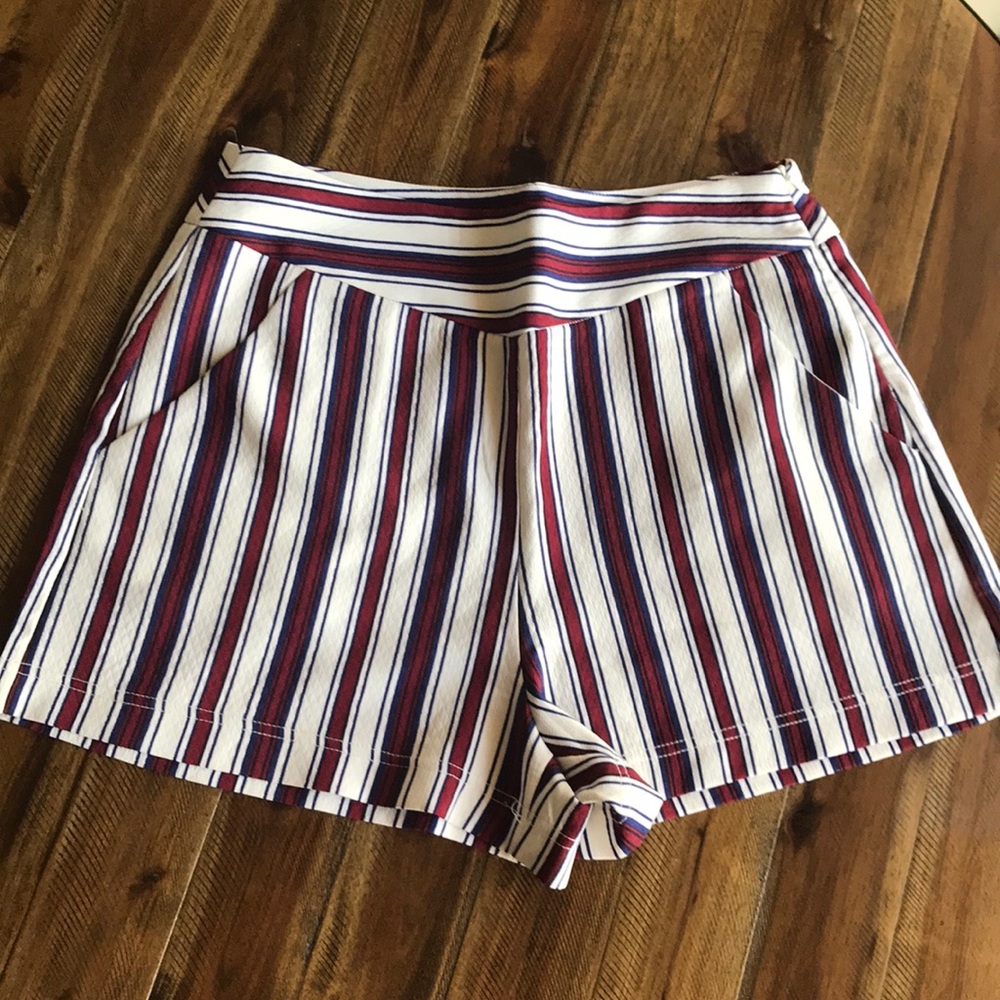 Red white & blue high waisted shorts w/ pockets